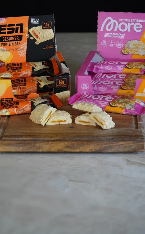 More Protein Satisbites – White Chocolate Maracuja Cream, i jämförelse, uppskuren